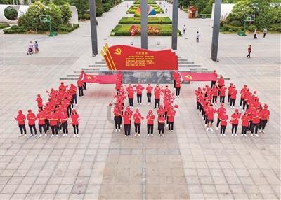 中国国旗是由谁设计的？